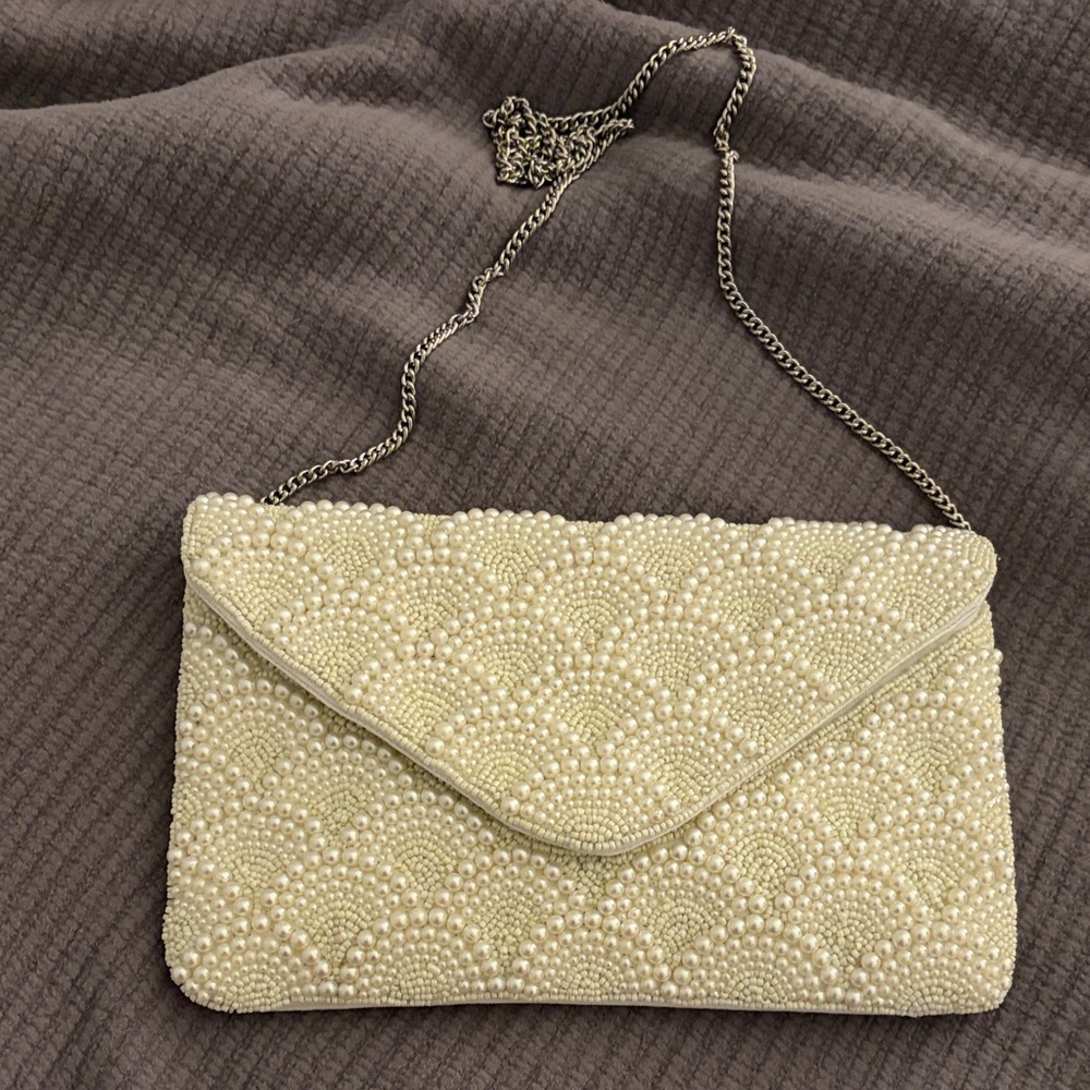 Elegant Cream Beaded Clutch